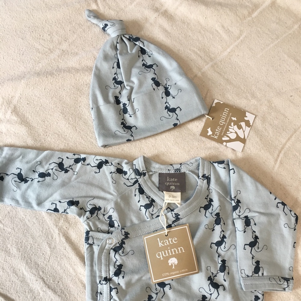 Kate Quinn Organics kimono bodysuit & knot hat